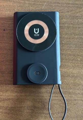 Customer photo review of P130 2-in-1 Magsafe Power Bank with Apple Watch Charger