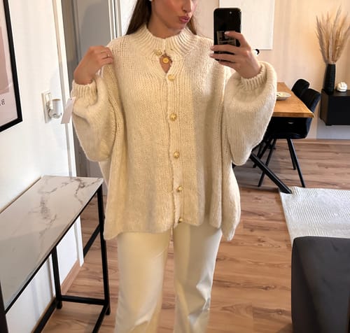 Customer photo review of Danielle Strickjacke - Creme