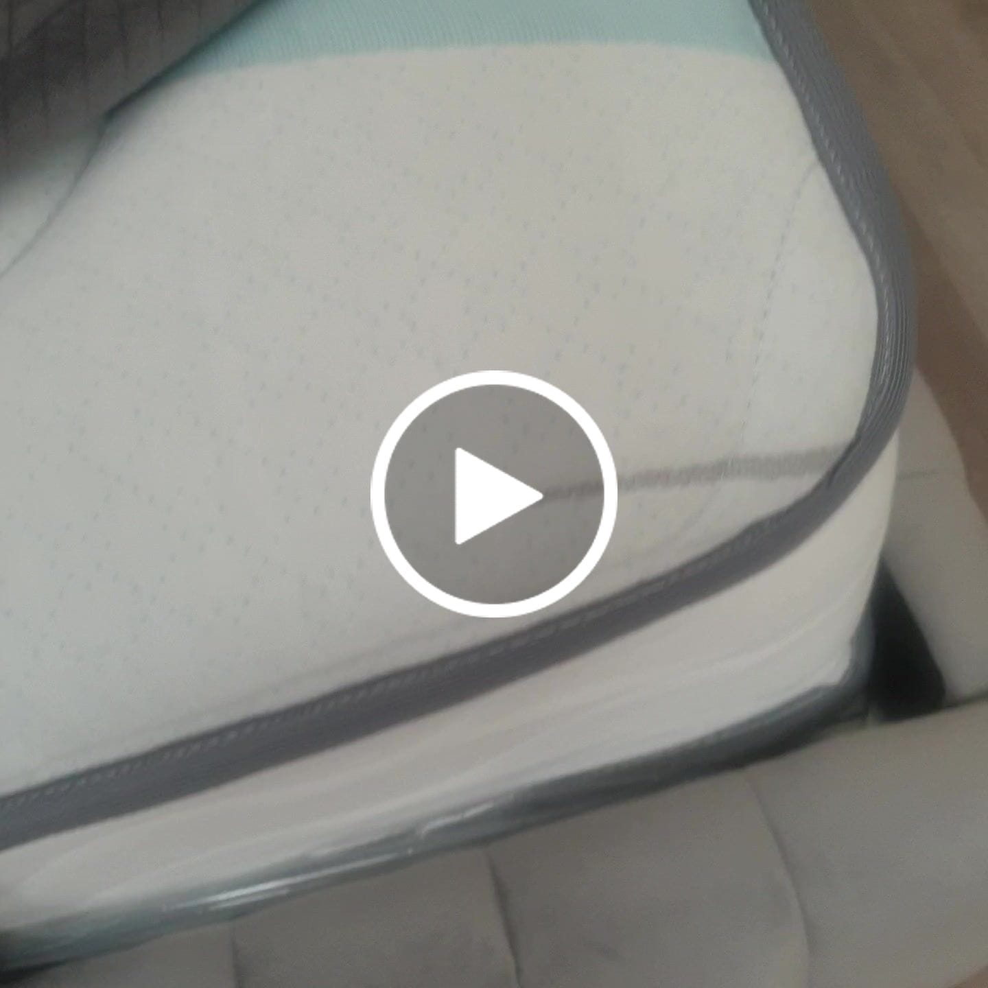 Customer video review of Matelas à ressorts ensachés épaisseur 25 cm - DENALI