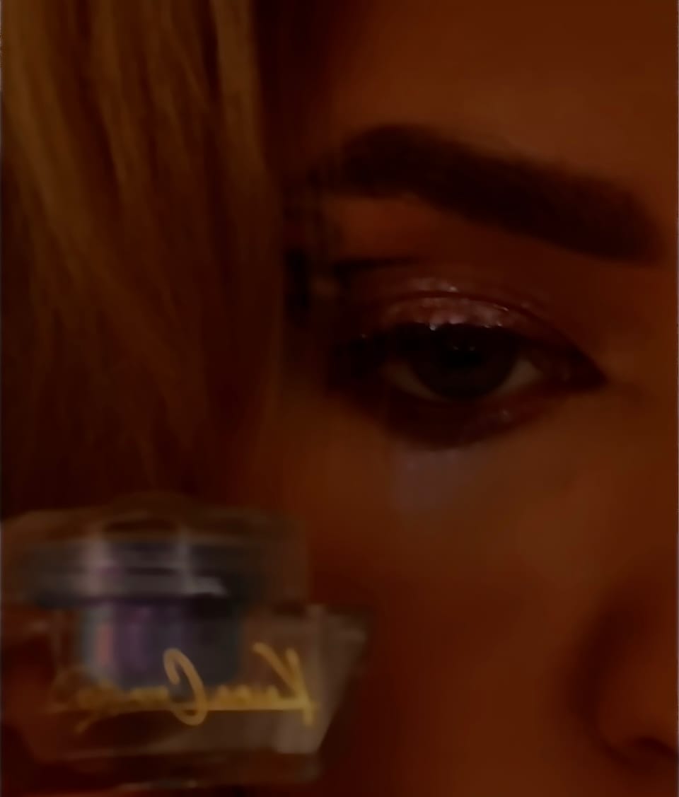 Customer photo review of Multichrome loose glitter pigment powder - Mystical