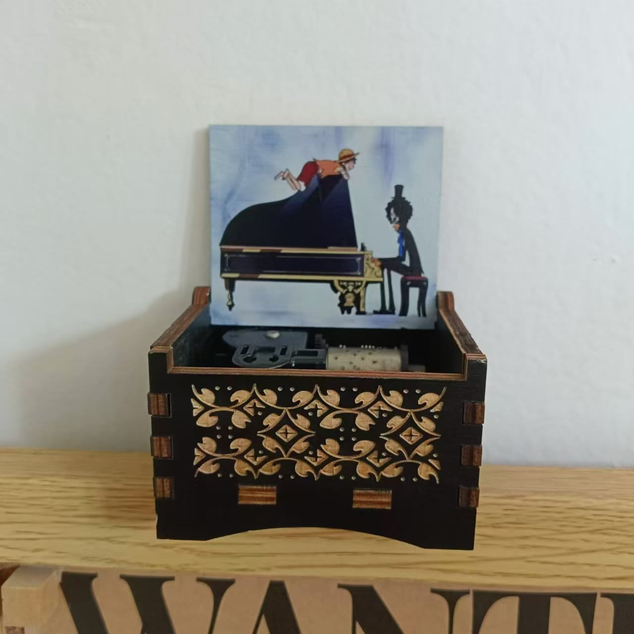 Customer photo review of Binks'Sake Vintage Wooden Music Box