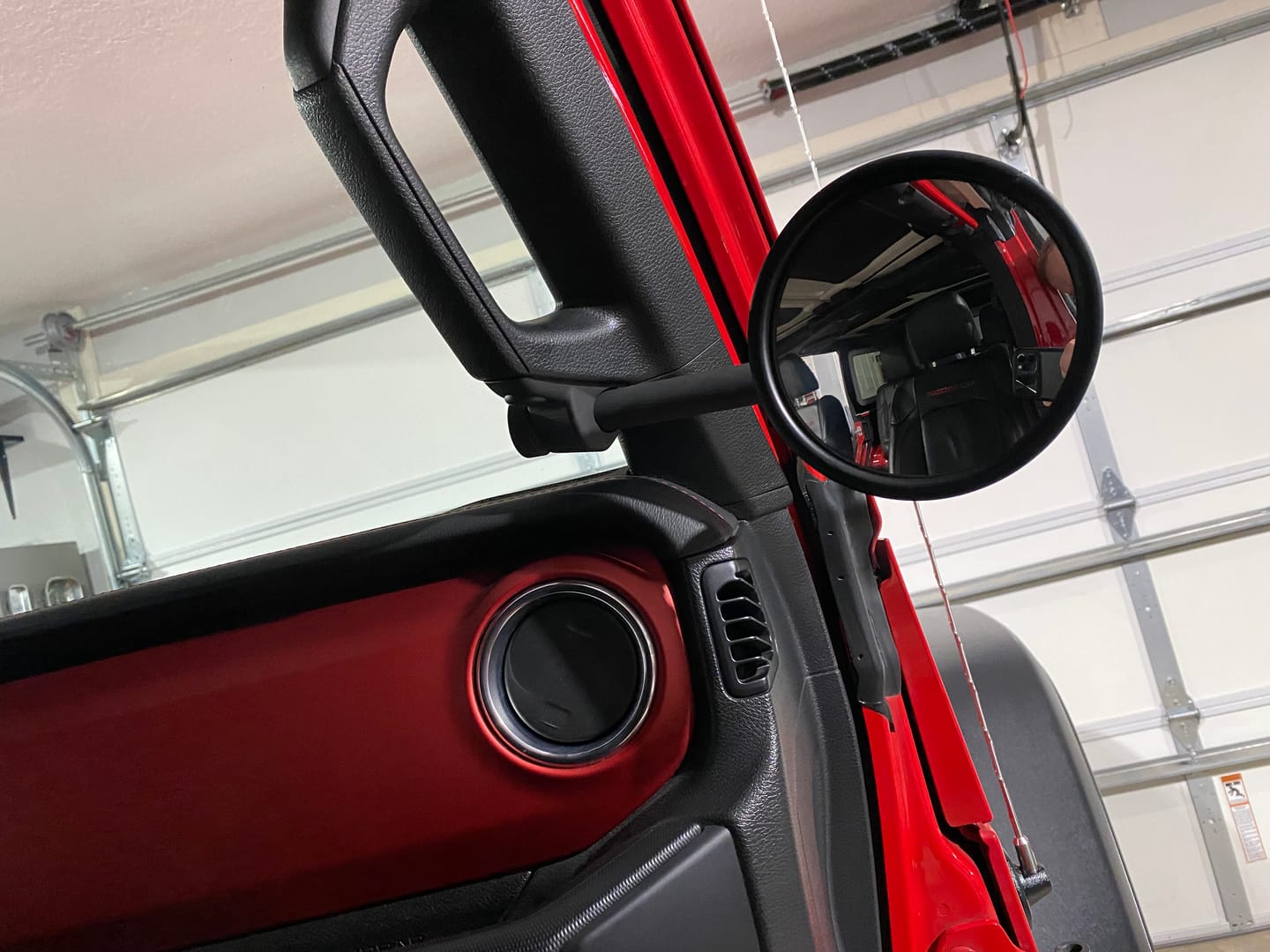 Customer photo review of JL/JLU A-Pillar Side Jeep Mirrors with Base Mount Driver AND Passenger