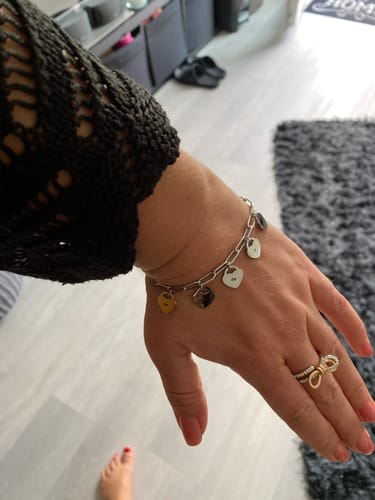 Customer photo review of Armband mit personalisierten Herzanhängern