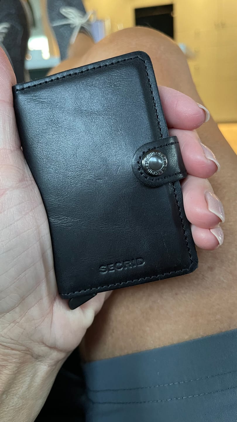 Customer photo review of Miniwallet M Black Vintage