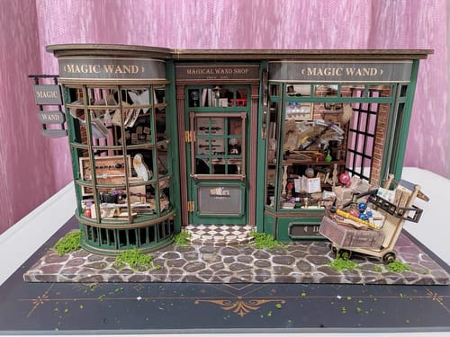 Customer photo review of Magic Wand Miniature Dollhouse Kit