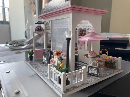 Customer photo review of Cocoa Fantasy DIY Miniature House
