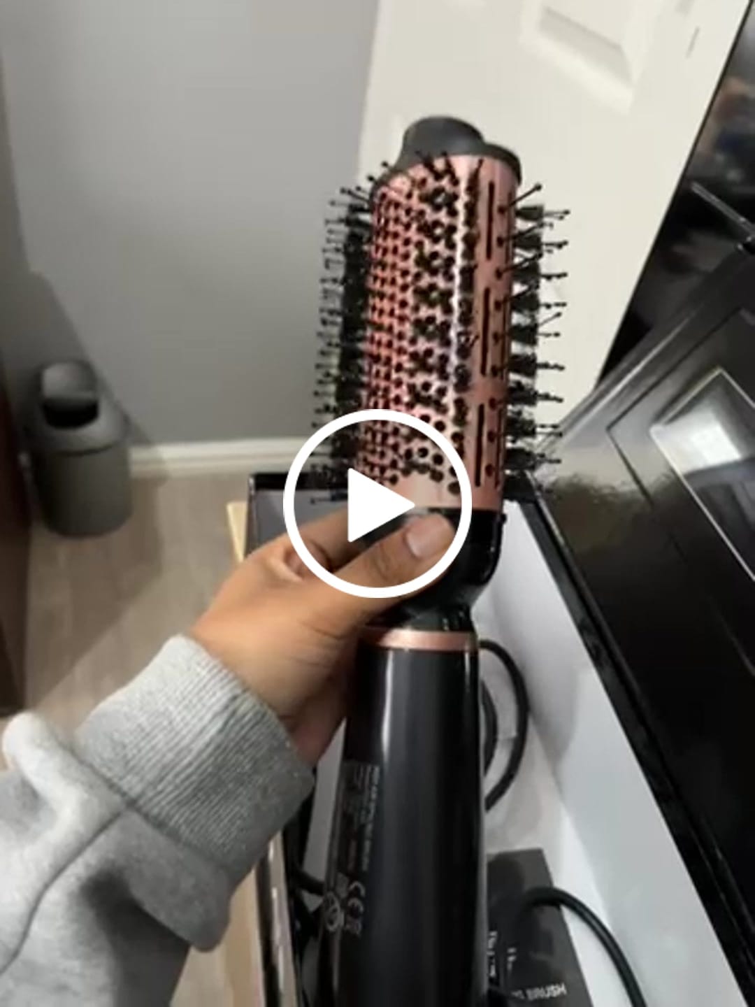 Customer video review of Silver Bullet Bliss Hot Air Hair Styling Brush 1200W