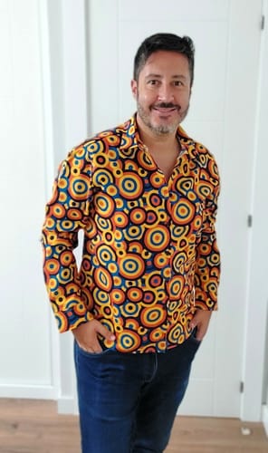 Customer photo review of Chemise à manches longues à boutons rétro orange des années 70 pour homme, motif géométrique vintage