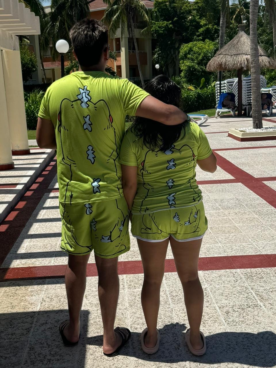 Customer photo review of Playera Pijama Reptar Oficial