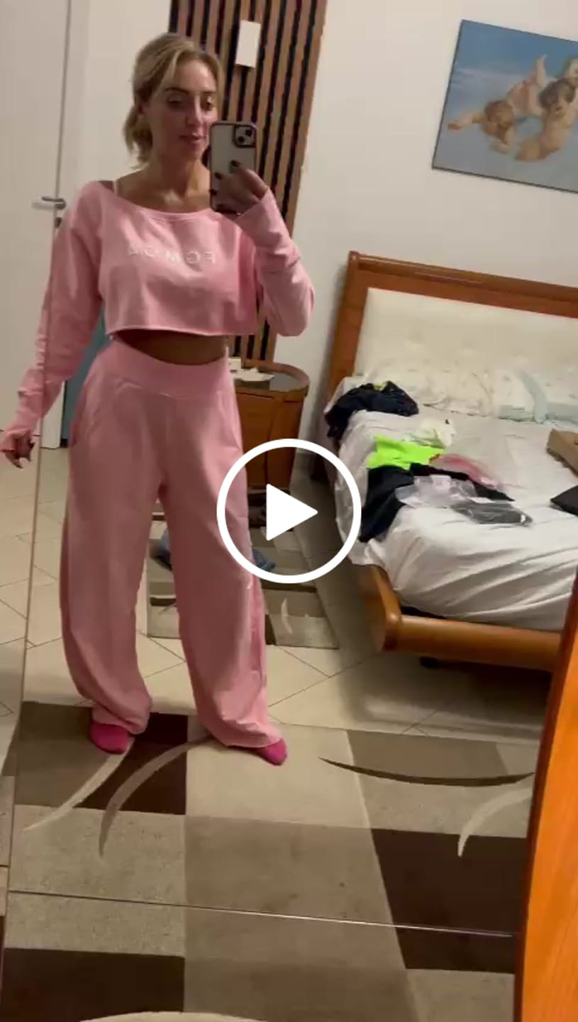 Customer video review of Felpa Mini Crop Ikonic SS24 Rosa Chiaro