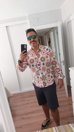 Customer photo review of Chemise habillée à manches longues boutonnée en coton floral respirant pour hommes