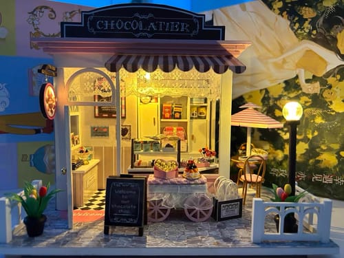 Customer photo review of Cocoa Fantasy DIY Miniature House