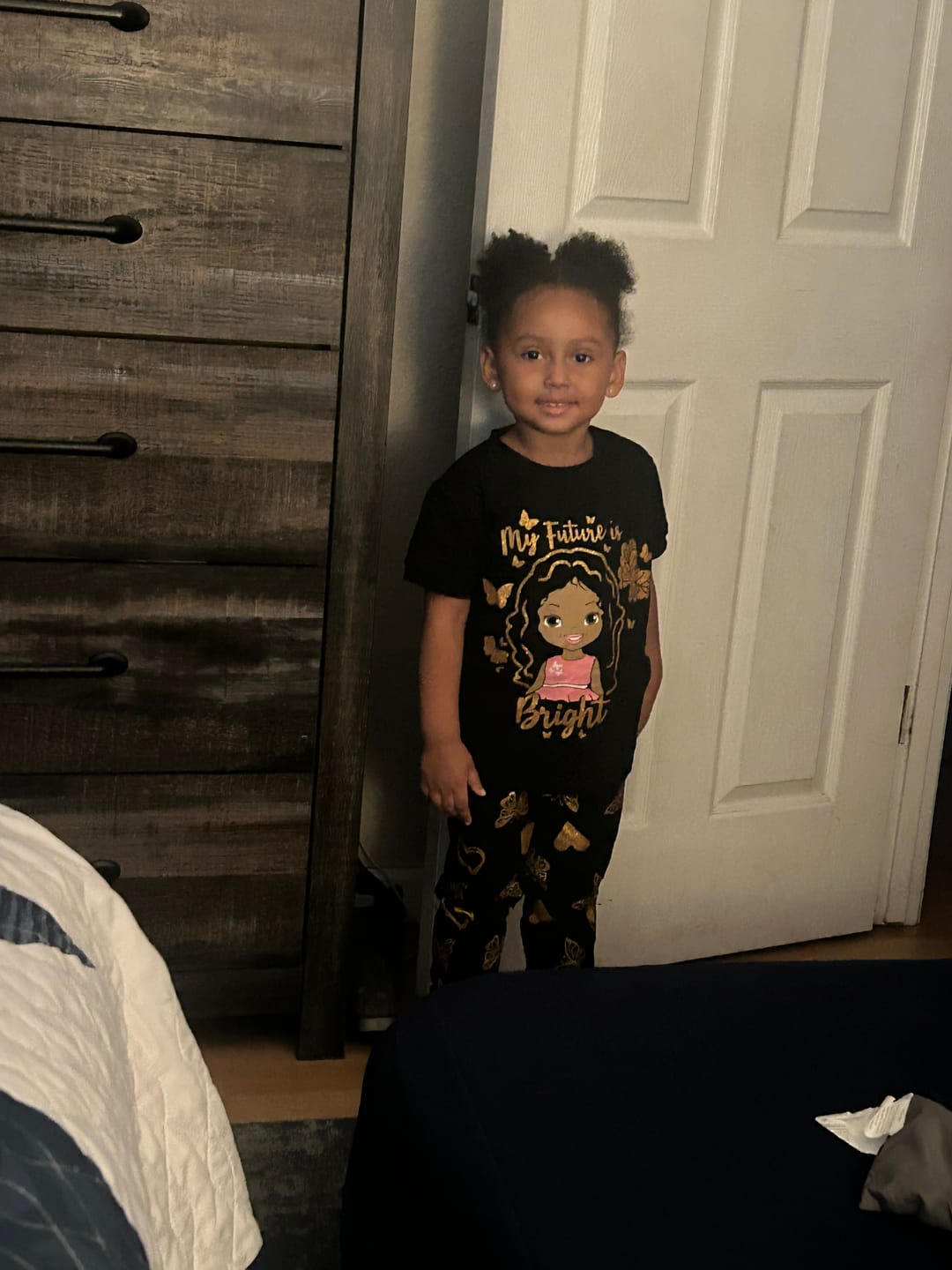 Customer photo review of FUTURE DREAMS BLACK/GOLD GIRLS PAJAMA 2 PC SET SIZE TODDLER 2T - 14