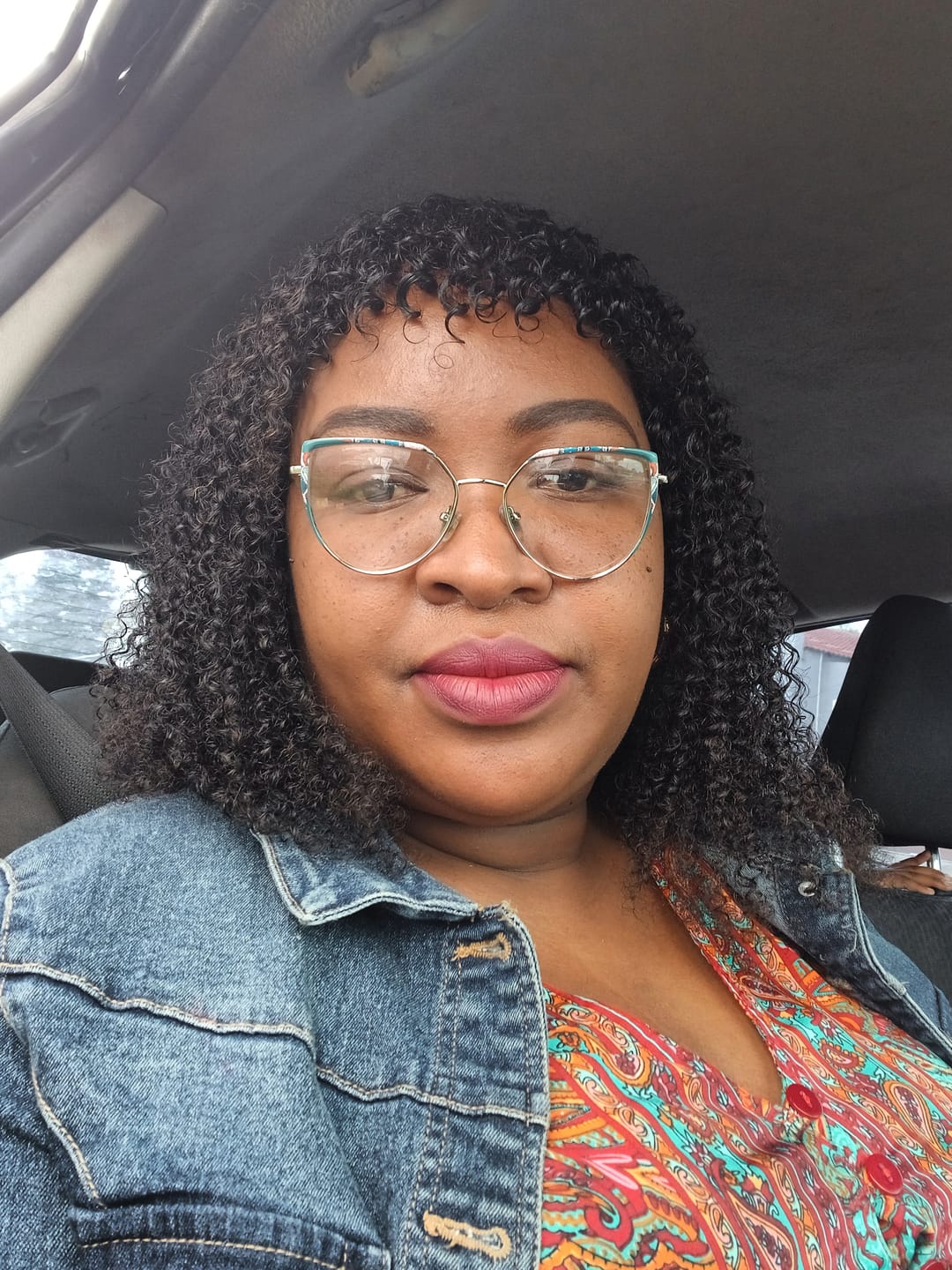 Customer photo review of Brazilian Kinky Curl Fringe - Gabby