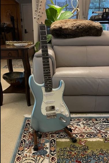 Customer photo review of Donner DST-152 Guitare électrique set débutant ST Type