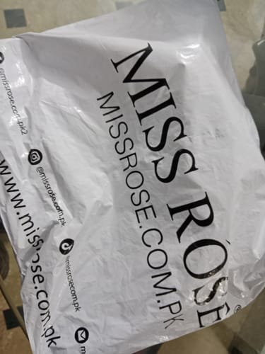 Customer photo review of Miss Rose Silk Flawless Foundation