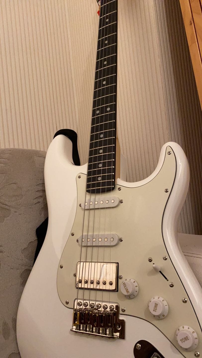 Customer photo review of Donner DST-152 Guitare électrique set débutant ST Type