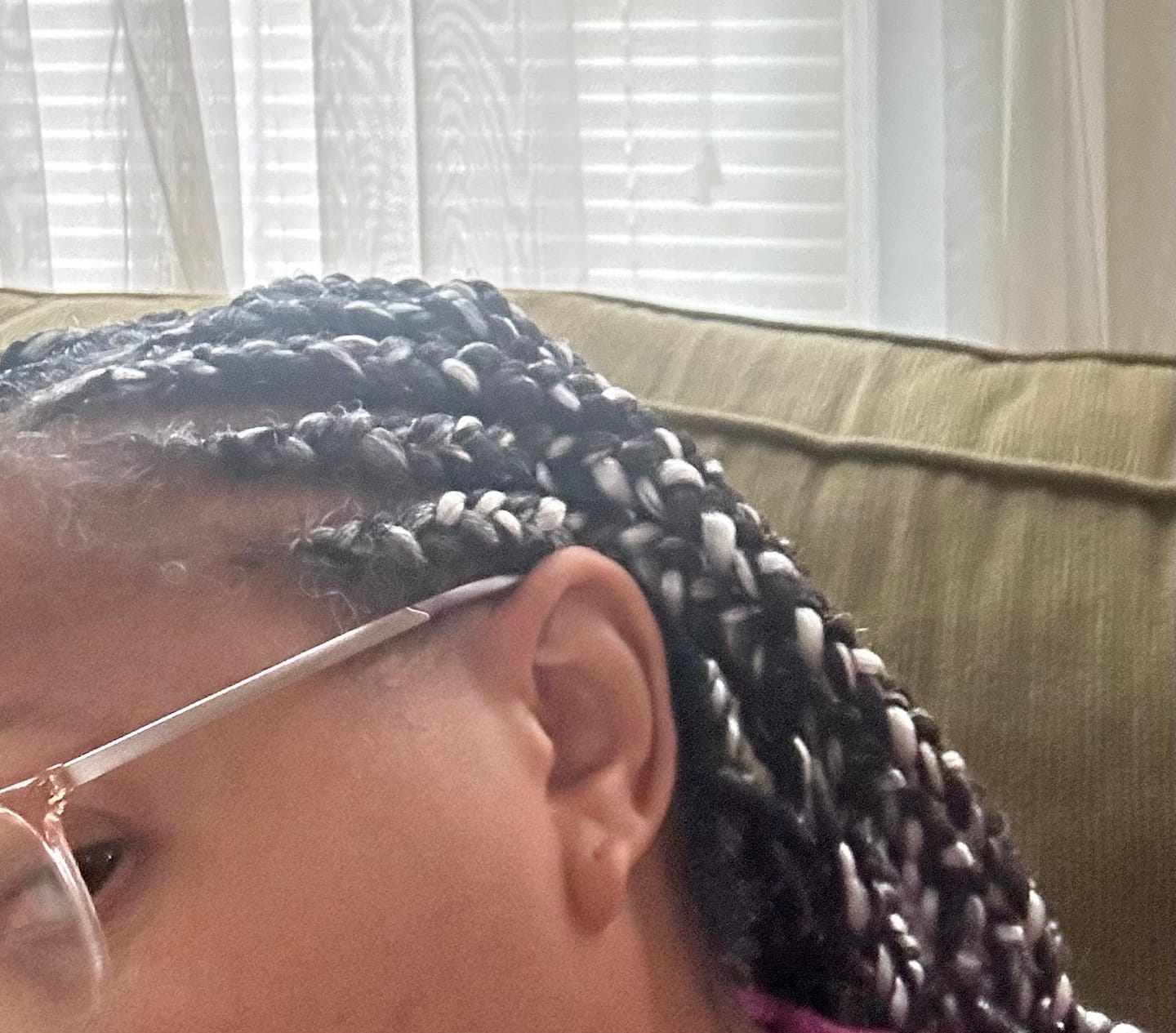 Customer photo review of RUWA Pre-Stretched Braiding Hair 3X's Pack - 24" inches