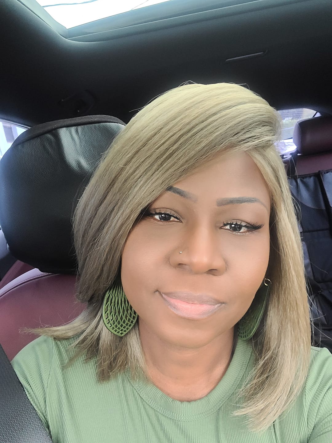 Customer photo review of Sensationnel Bare Lace Glueless Synthetic Extra Transparent Luxe 13X6 Lace Front Wig - 13X6 UNIT 3