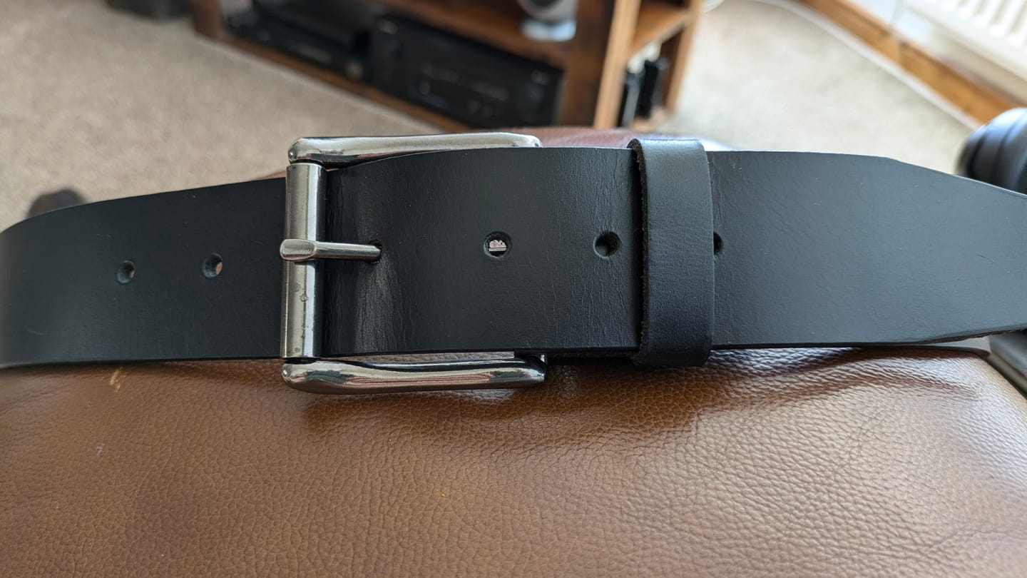Customer photo review of Black 45 mm 100% Full Grain Bridle Leather Belt for Jeans