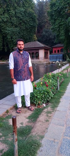 Customer photo review of PASHTUSH MENS WOVEN JACQUARD WAISTCOAT, Structured SLIM FIT, Navy Blue