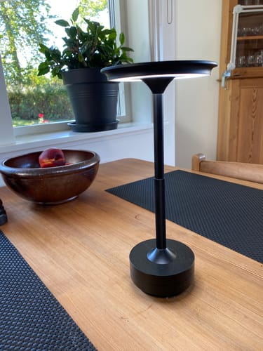 Customer photo review of Bordslampa Iron - Portabel - Batteridriven 4000 mAH
