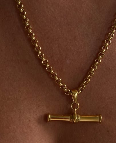 Customer photo review of XL T-Bar Necklace
