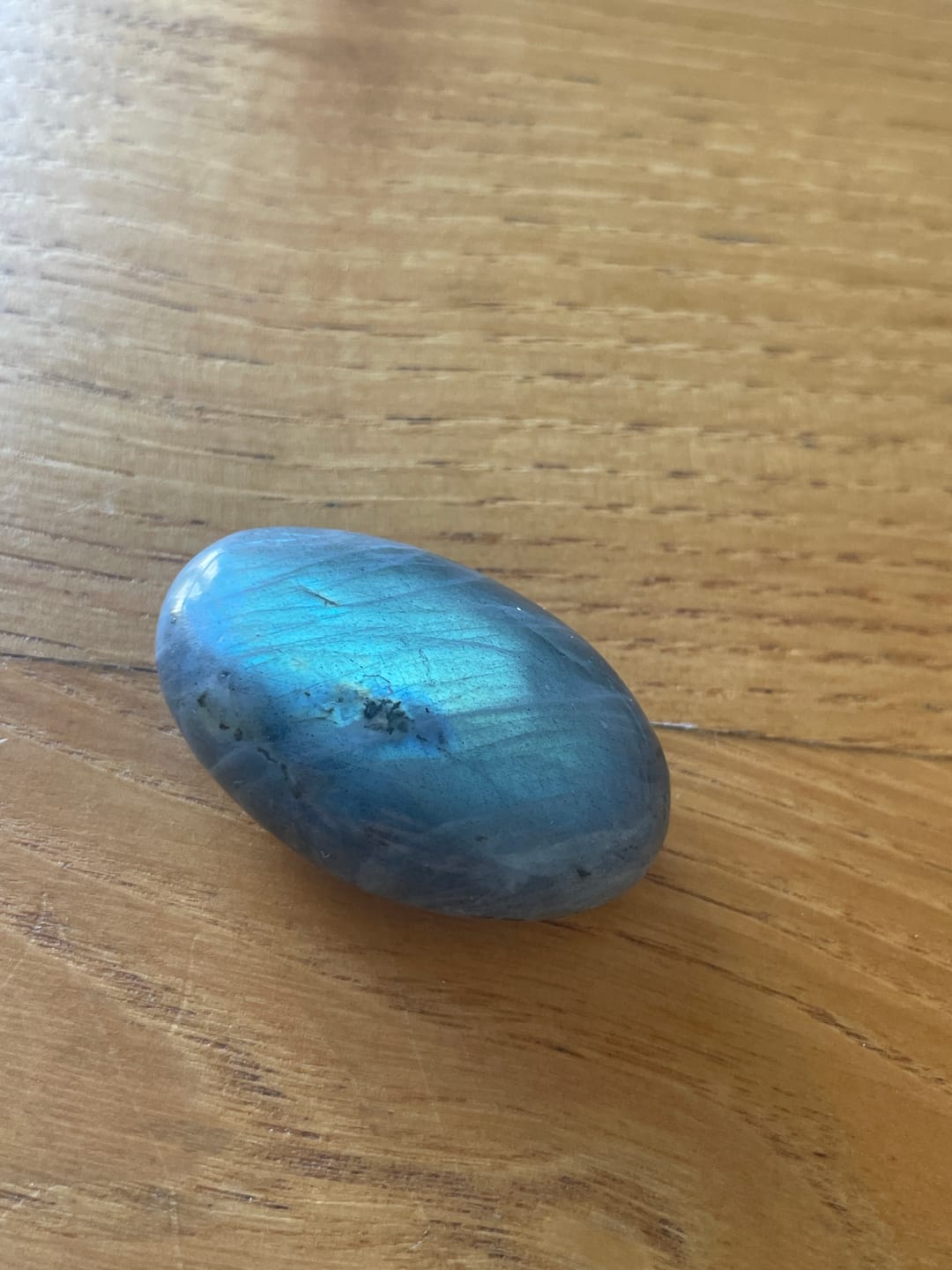 Customer photo review of Mini-galet de Labradorite Bleue AAA