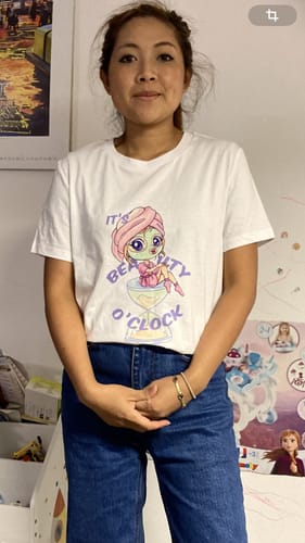 Customer photo review of "IT´S BEAUTY O´CLOCK" Shirt