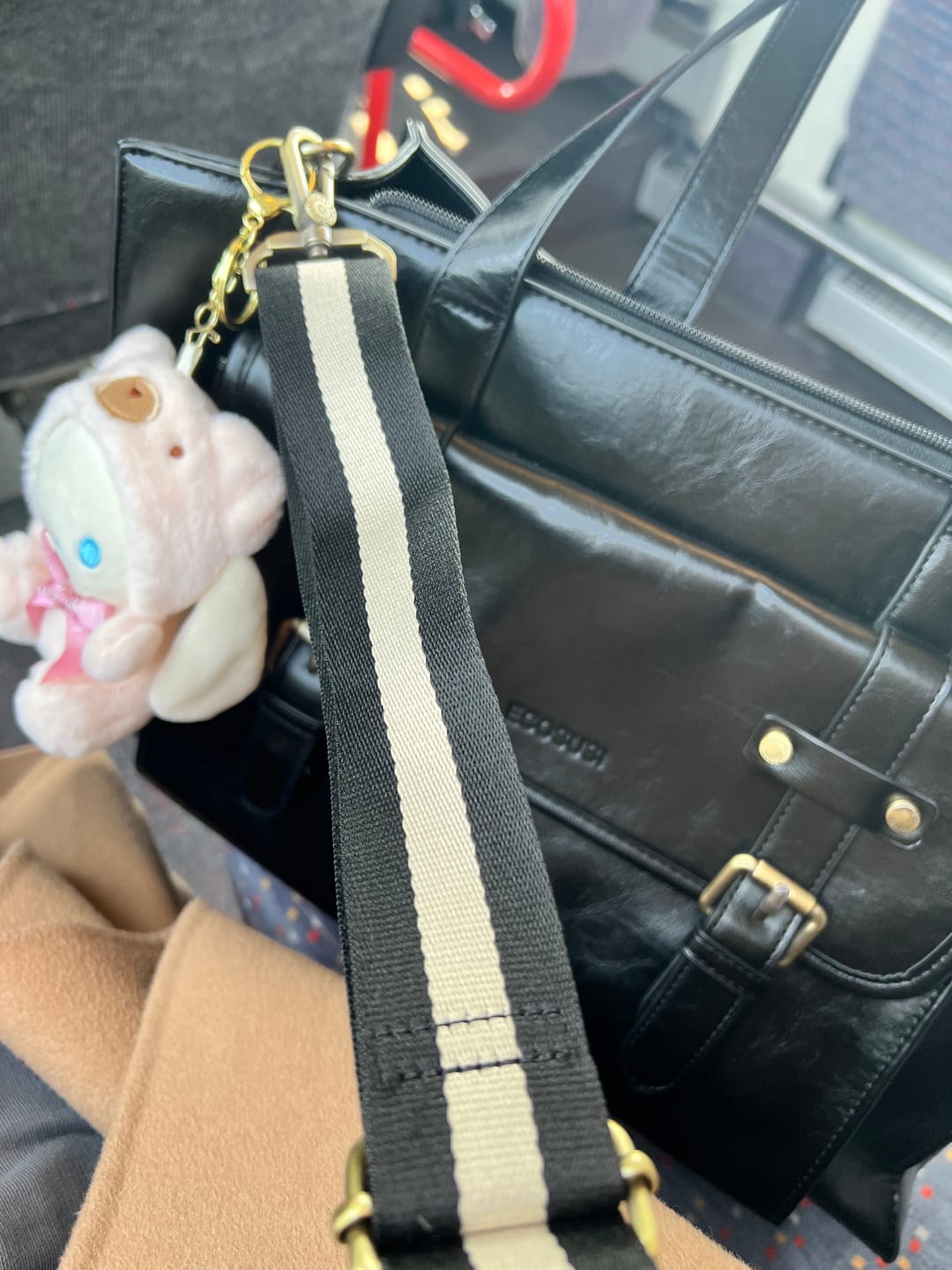 Customer photo review of Olivia's Classic PU Leather Handbag for 15.6-Inch Laptop Tote