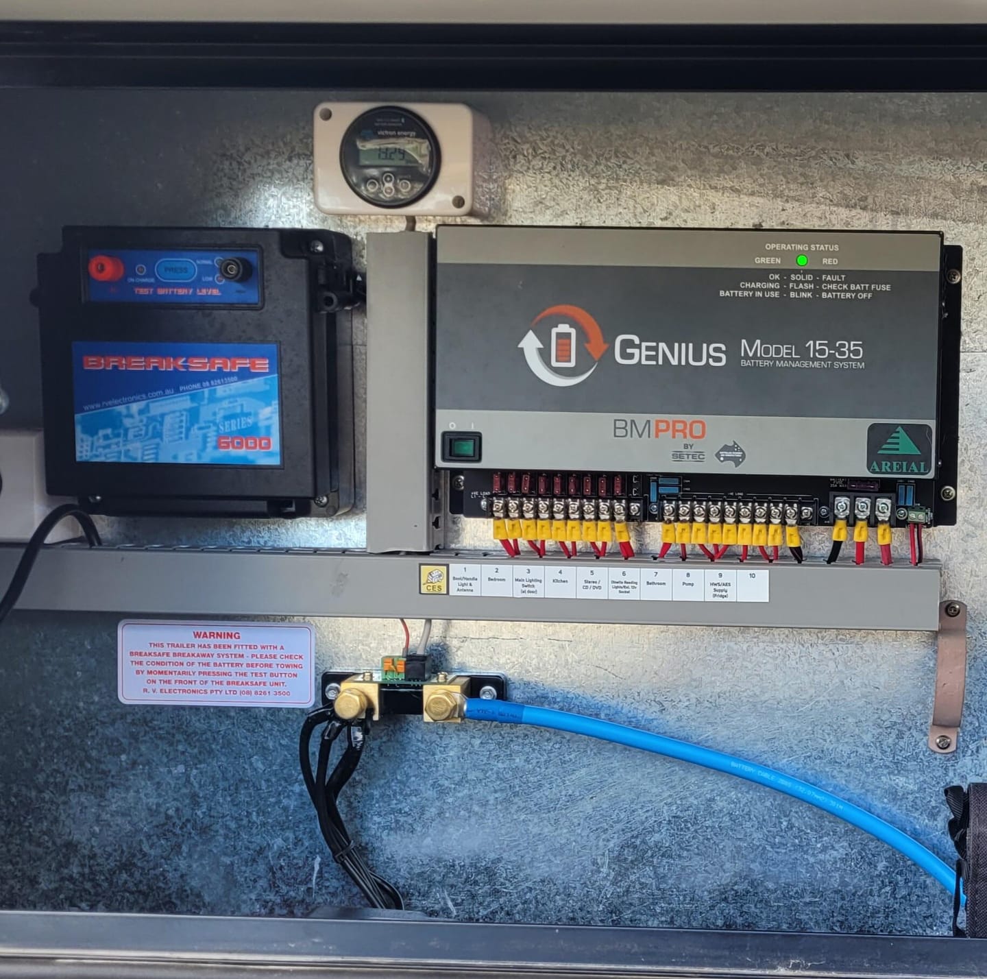 Customer photo review of Victron | Battery Monitor | BMV-712 Smart Black (BAM030712200)