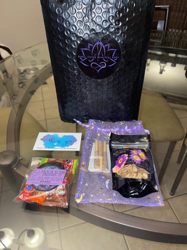 Customer photo review of Blue Lotus Flower Pre Rolls