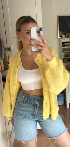 Customer photo review of Emelie Strickjacke - Zitronengelb