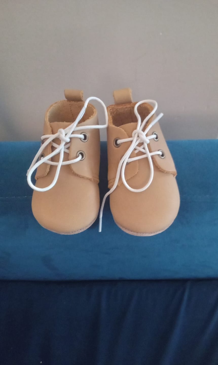 Customer photo review of Natural - Low Top Oxfords - Soft Sole