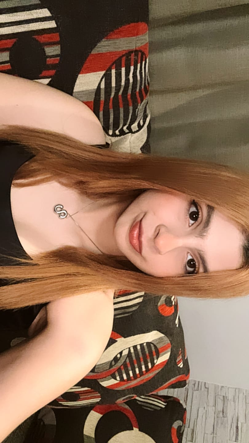 Customer photo review of Collar Plateado Liso Inicial Balloon