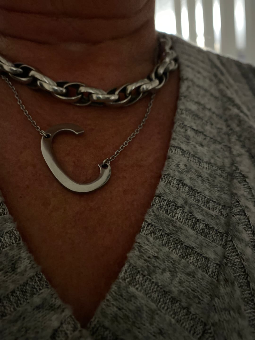 Customer photo review of Collier personnalisé Initiale (Lettre Majuscule)