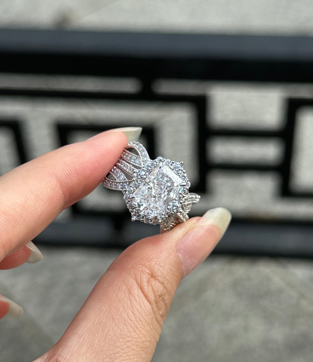 Customer photo review of S925 3.0Ct Radiant Cut Black Stone/White Stone Halo Insert Wedding Ring Set For Women In Sterling Silver