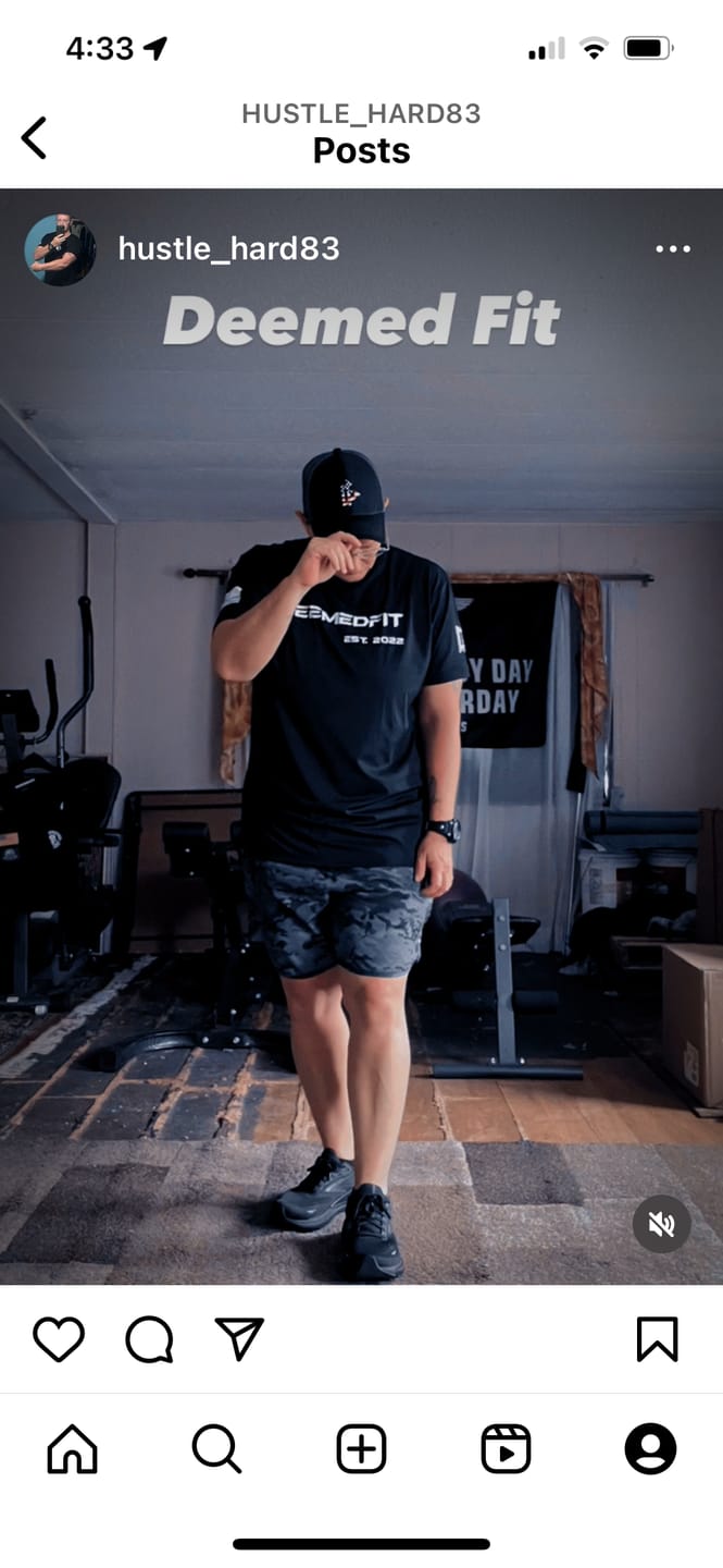 Customer photo review of Men's Gym Tee "Compellence"