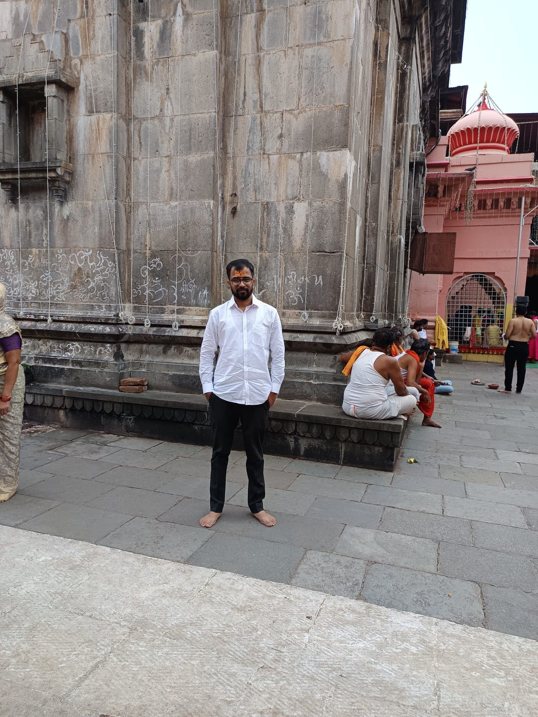 Customer photo review of Minister - 100% Cotton Formal White Shirt For Men | Uathayam