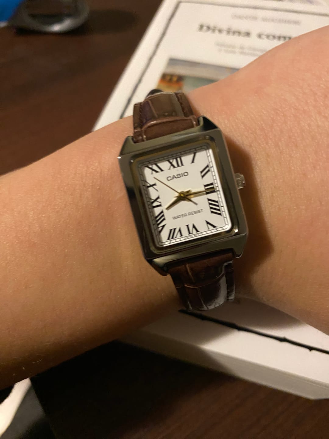 Customer photo review of Reloj Casio Tank Análogo LTP-V007L-7B2UDF Cuero Dial Blanco