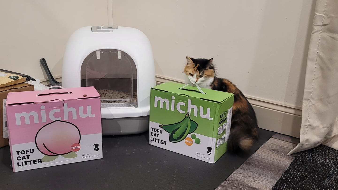 Customer photo review of Michu Tofu Cat Litter Gen3 - Natural Clumping Tofu-Based Formula - Value Box 5 kg
