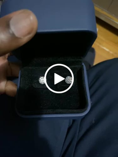 Customer video review of VVS Moissanite Stud Earrings (ALL SIZES)