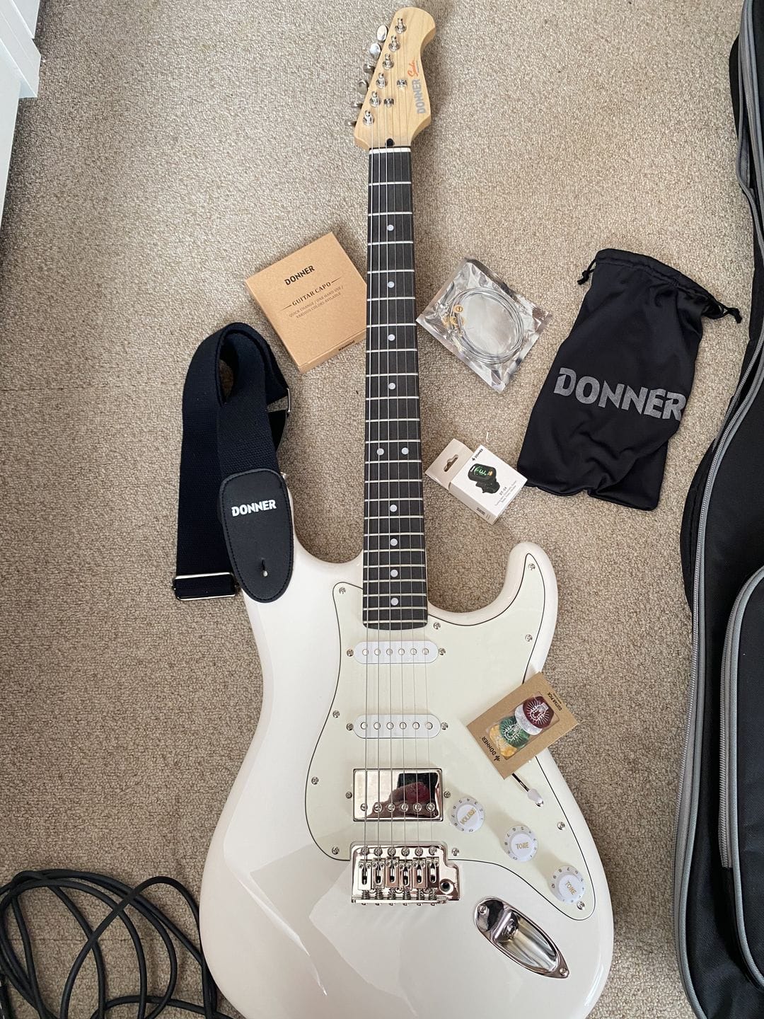 Customer photo review of Donner DST-152 Guitare électrique set débutant ST Type