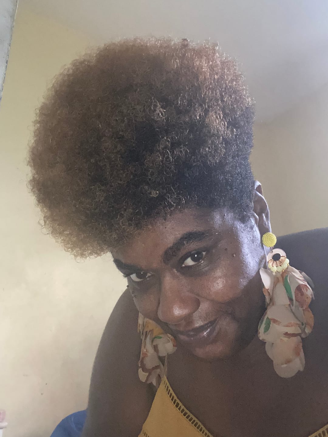 Customer photo review of Sérum Capiboost Hibiscus & Orties 120ml pour la pousse des cheveux bouclés frisés crépus