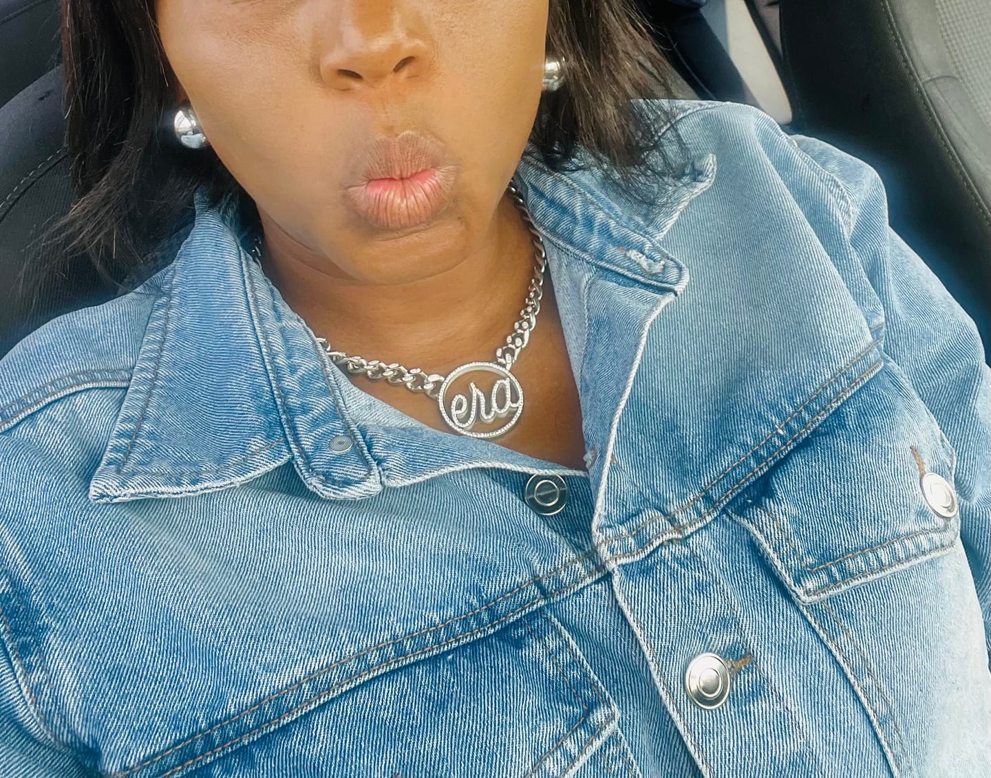Customer photo review of Era Luxe Silver Choker