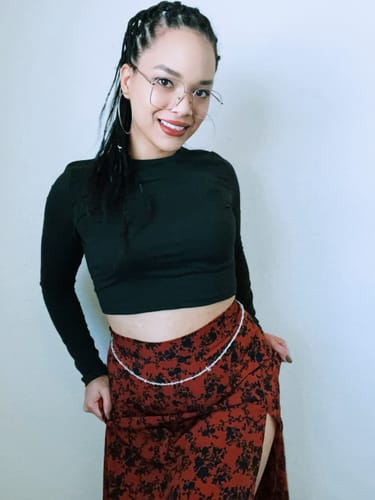 Customer photo review of *NEW IN* Sparklig Ice Lux African Waist Bead- Select 5 for 50% off at checkout