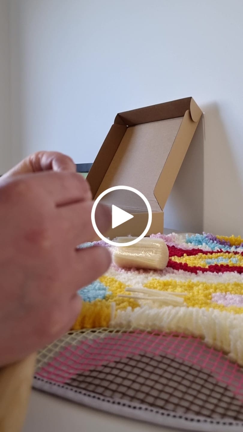 Customer video review of PSYCHEDELIA Rug Making Kit