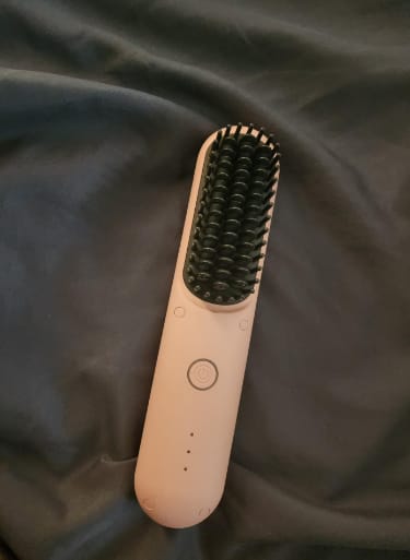 Customer photo review of LumoShine Brush® - Vielseitige Bürste für jeden Haarstyle