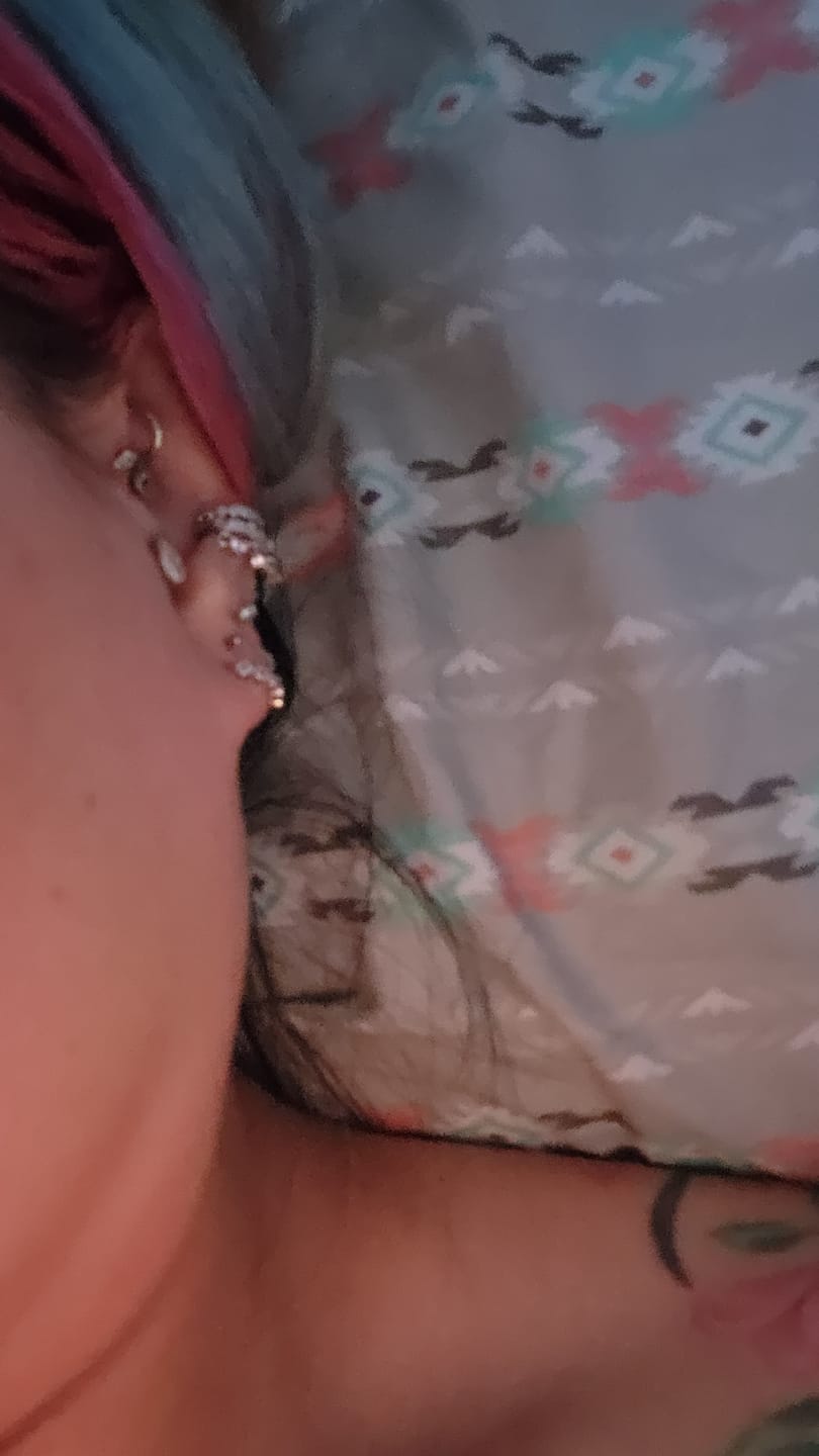 Customer photo review of STELLA Crystal Star Cartilage Stud - Threadless