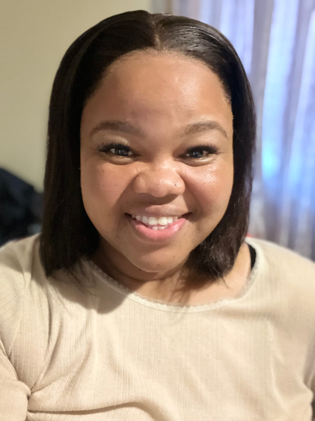 Customer photo review of DIDI - Peruvian Double Drawn Lace Wig 10"
